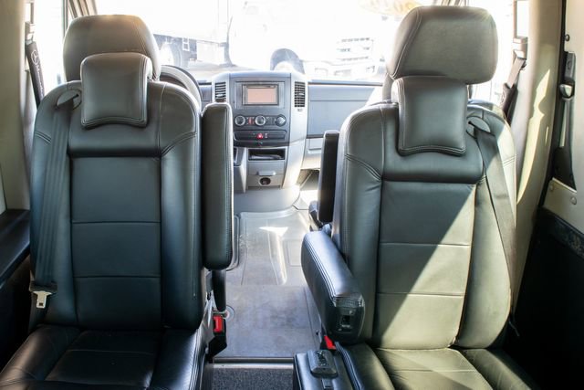 Used 2010 Mercedes-Benz Sprinter 2500 image 25