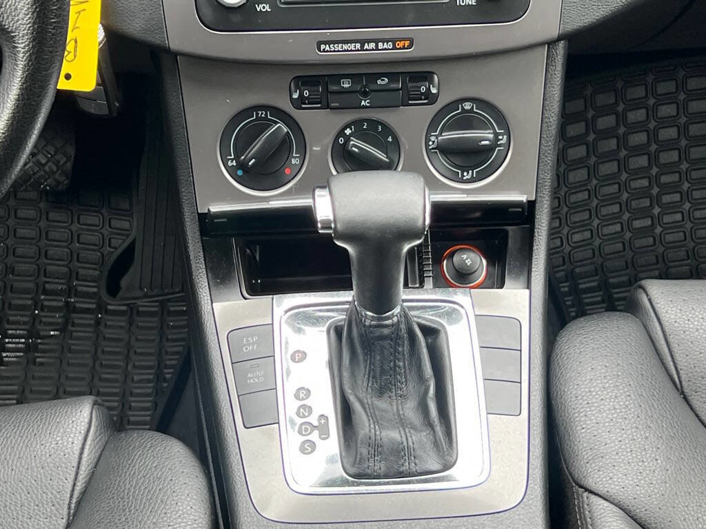 Used 2008 Volkswagen Passat 2.0T image 14