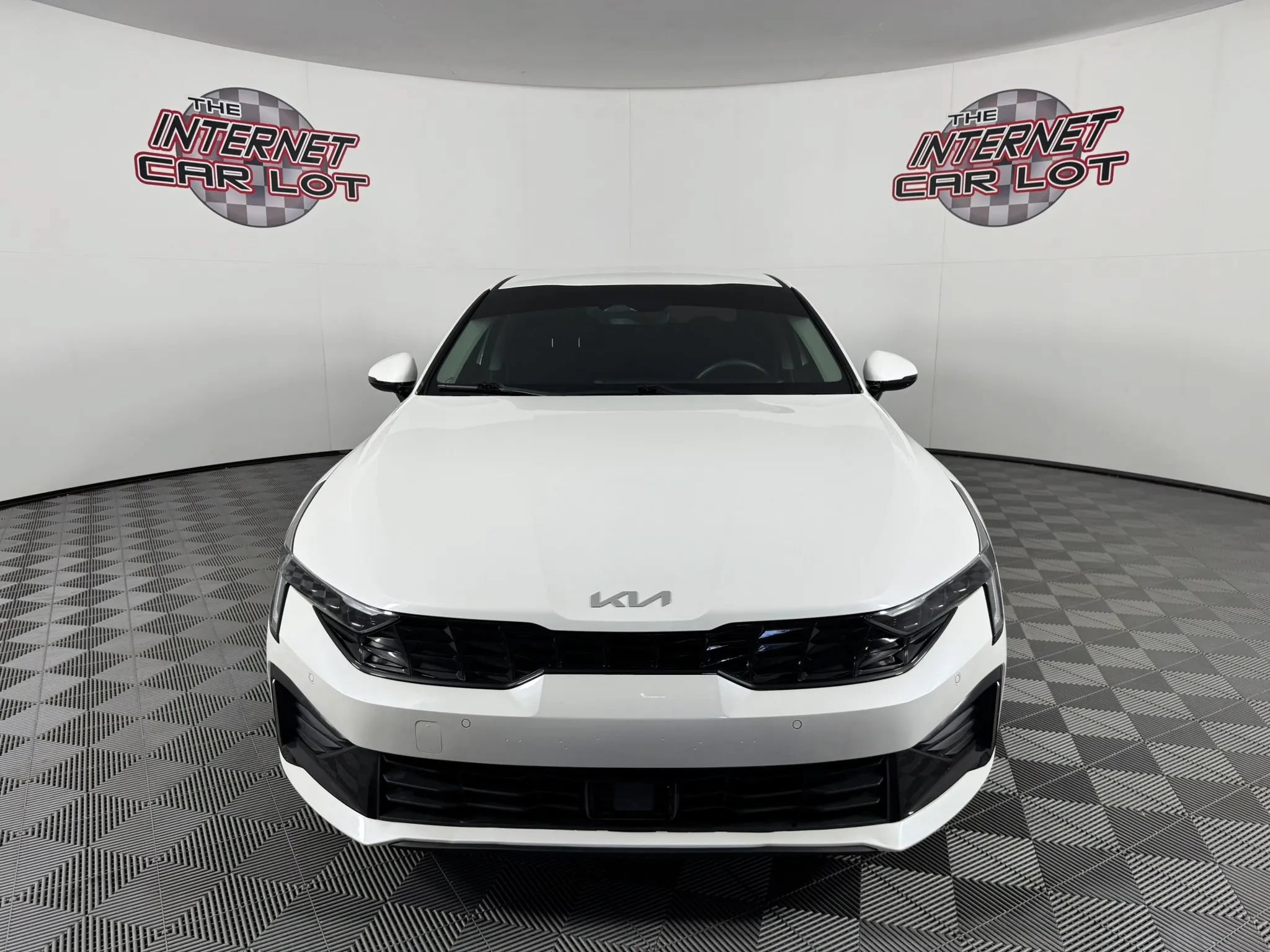 Used 2025 Kia K5 LXS FWD image 2