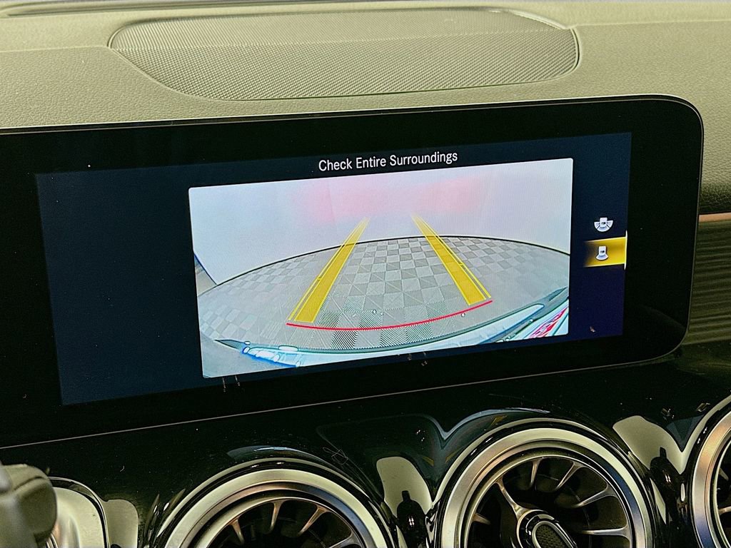 Used 2023 Mercedes-Benz GLB 250 4MATIC image 17