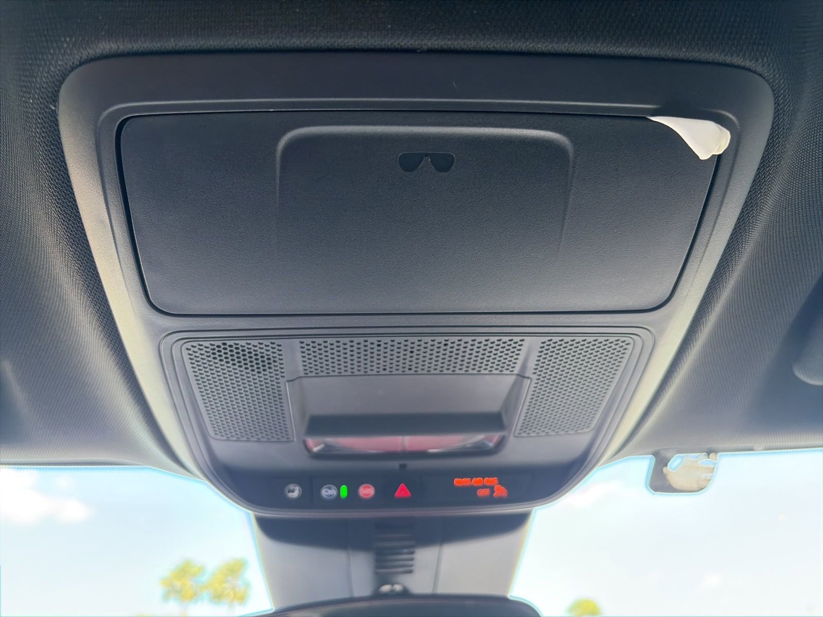 Used 2025 Chevrolet Traverse LT FWD image 21