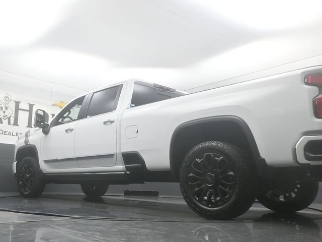 Used 2025 Chevrolet Silverado 2500 High Country w/ High Country Premium Package AWD/4WD image 5