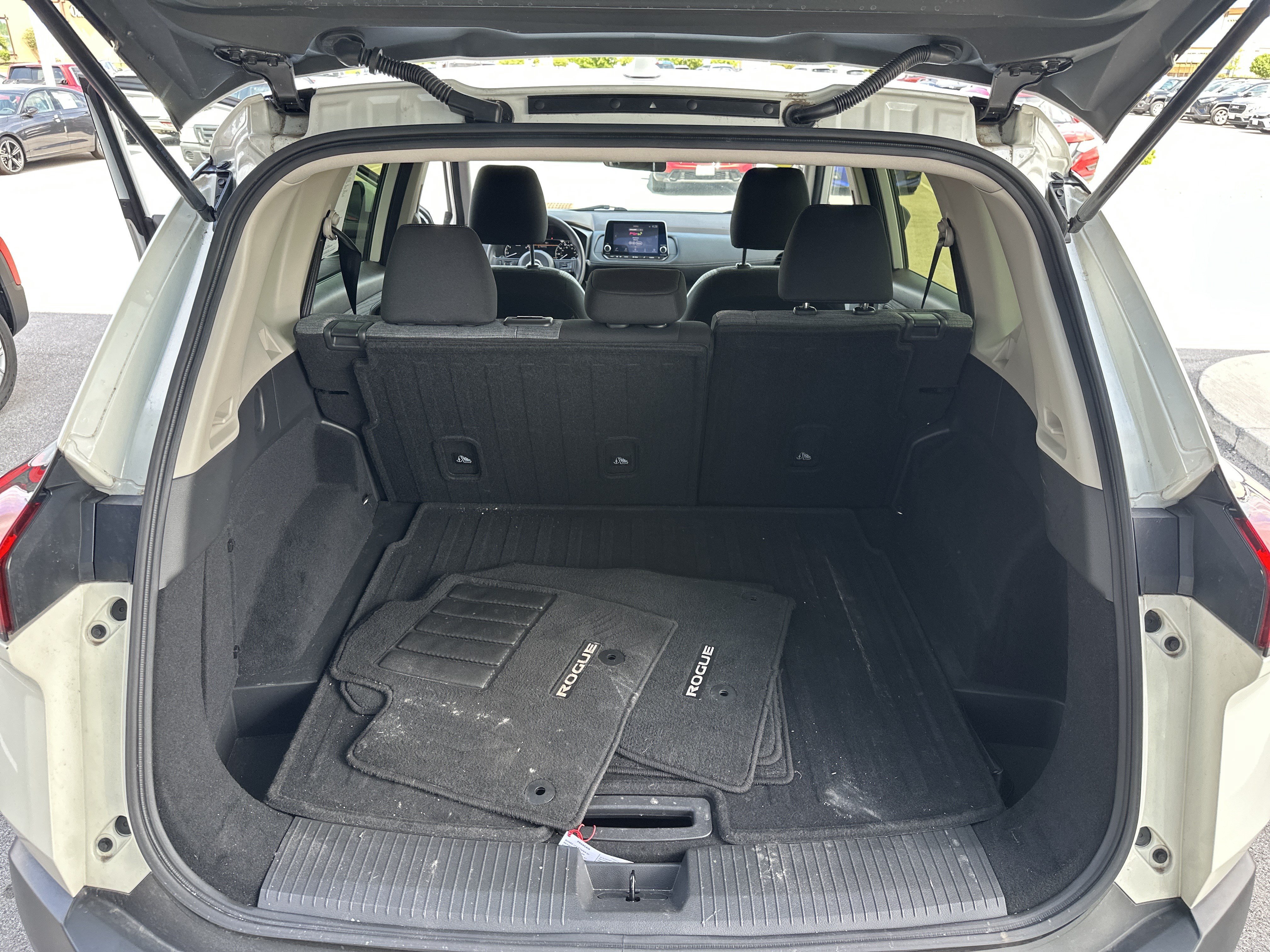 Used 2023 Nissan Rogue SV AWD/4WD image 29