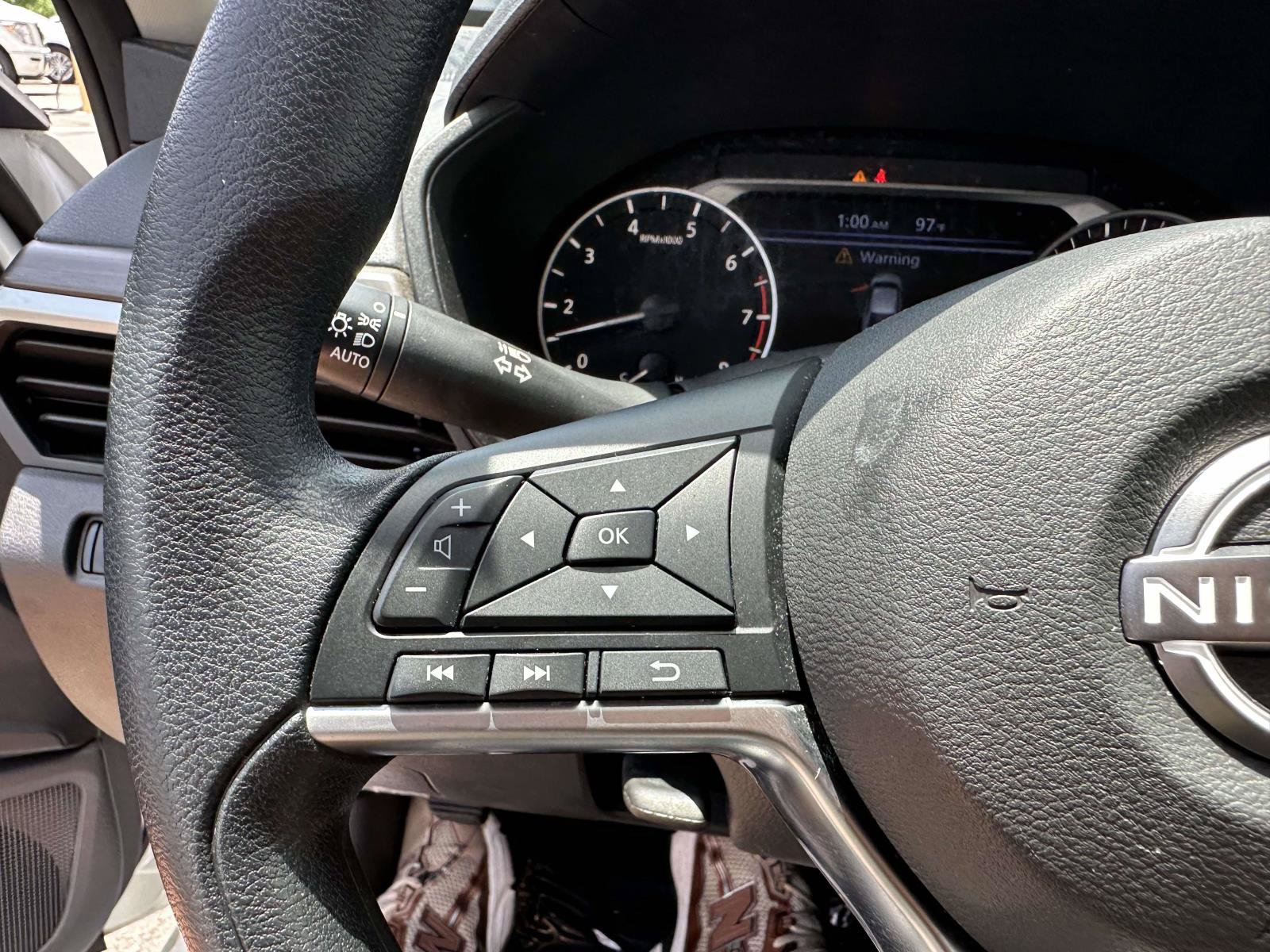 Used 2024 Nissan Altima 2.5 SV FWD image 28