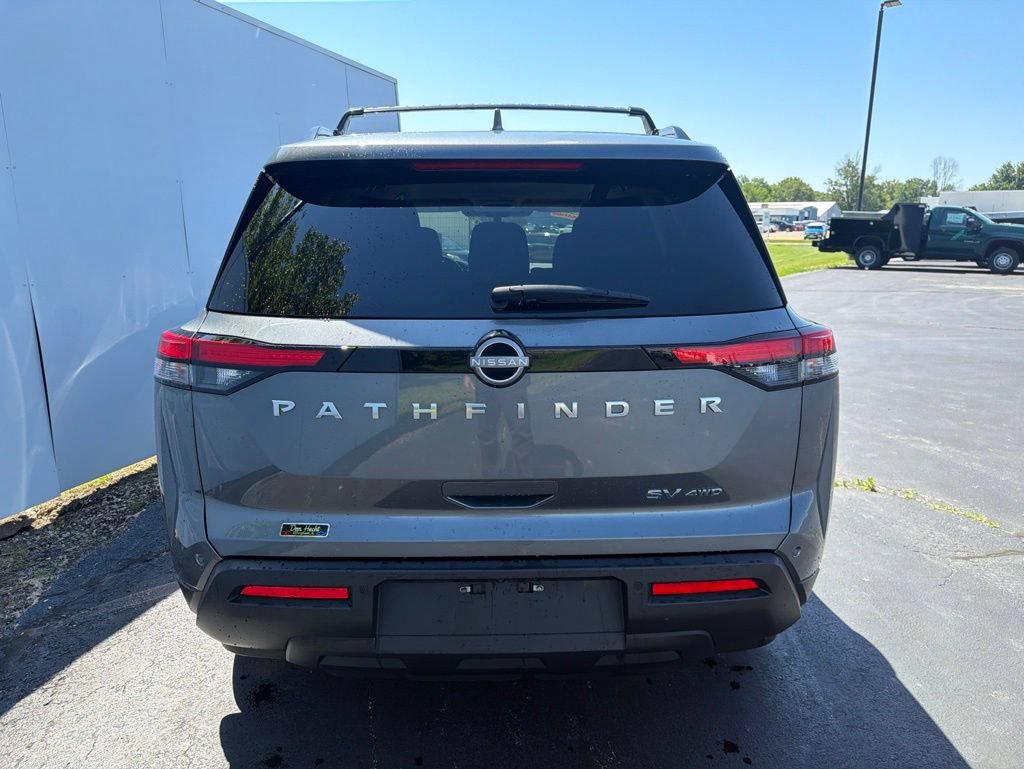 Used 2023 Nissan Pathfinder SV AWD/4WD image 9