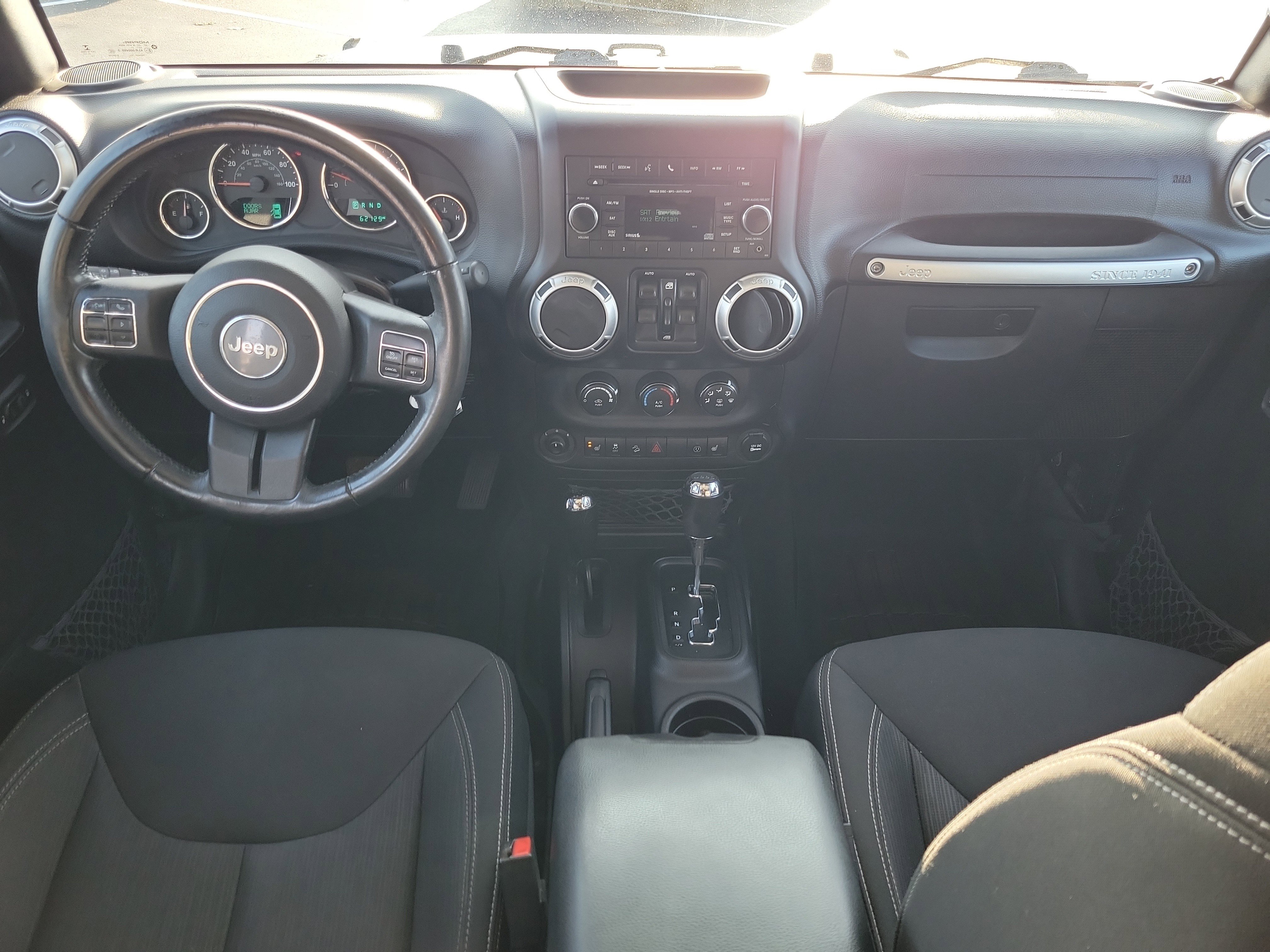 Used 2015 Jeep Wrangler Unlimited Sahara w/ Connectivity Group image 11