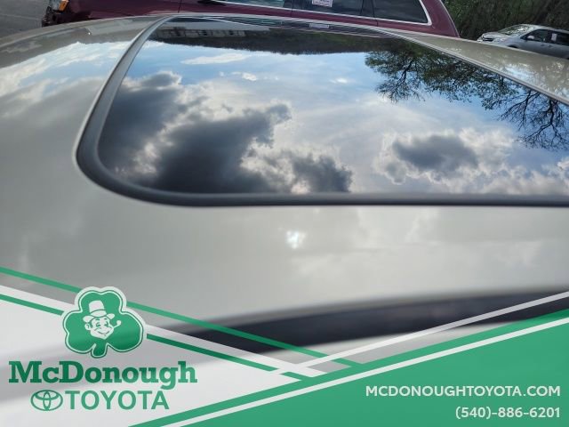 Used 2017 Toyota Camry XLE w/ Moonroof Package image 10