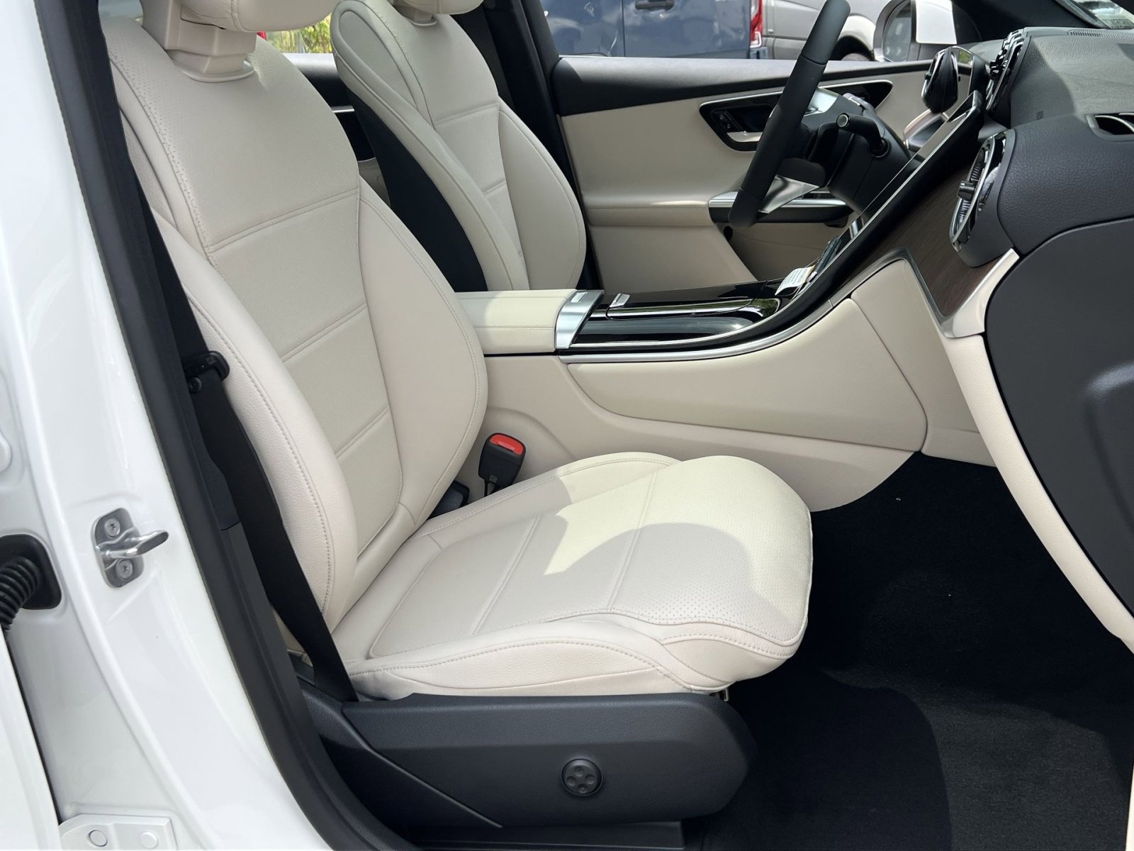 New 2026 Mercedes-Benz GLC 300 4MATIC image 33