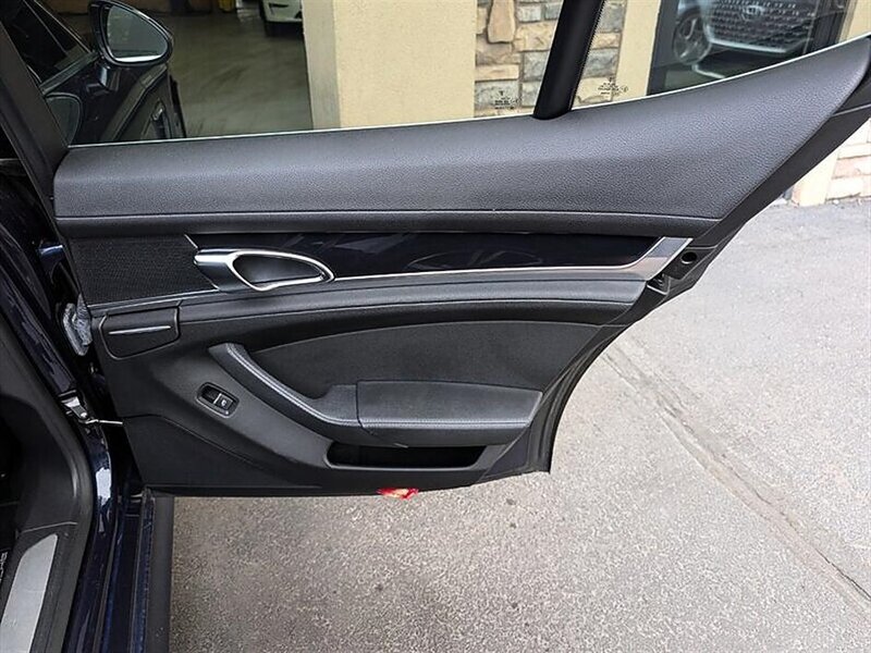Used 2012 Porsche Panamera S RWD image 26