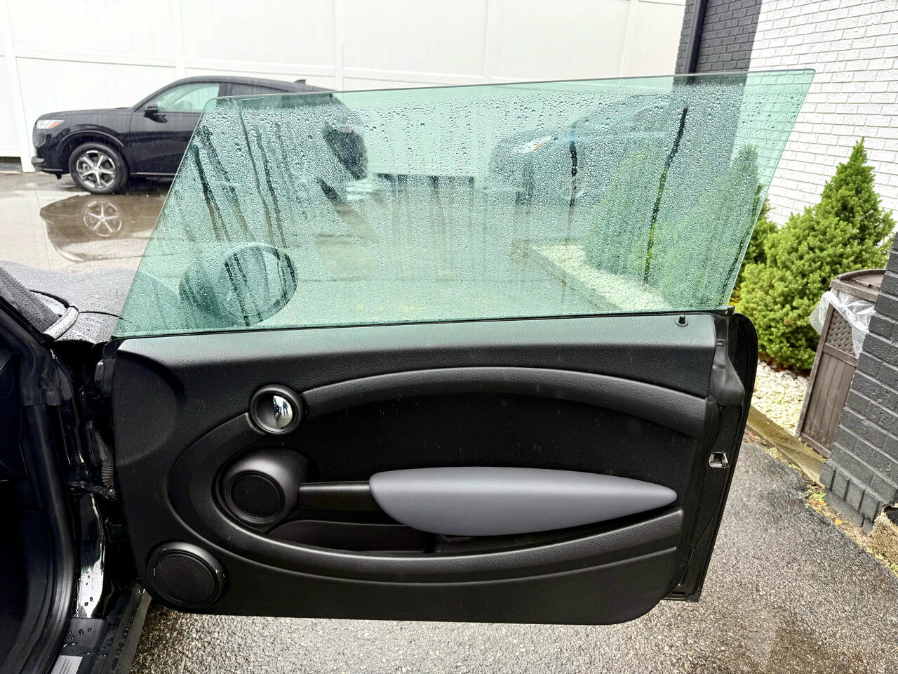 Used 2011 MINI Cooper Convertible image 17