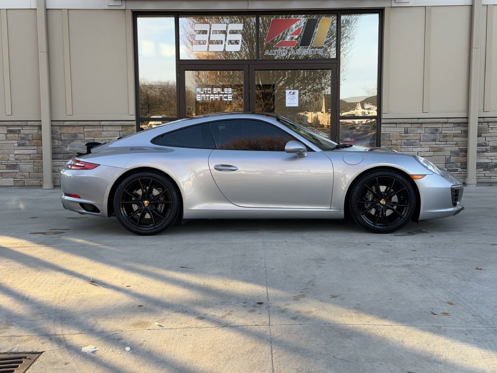 Used 2017 Porsche 911 Carrera image 2
