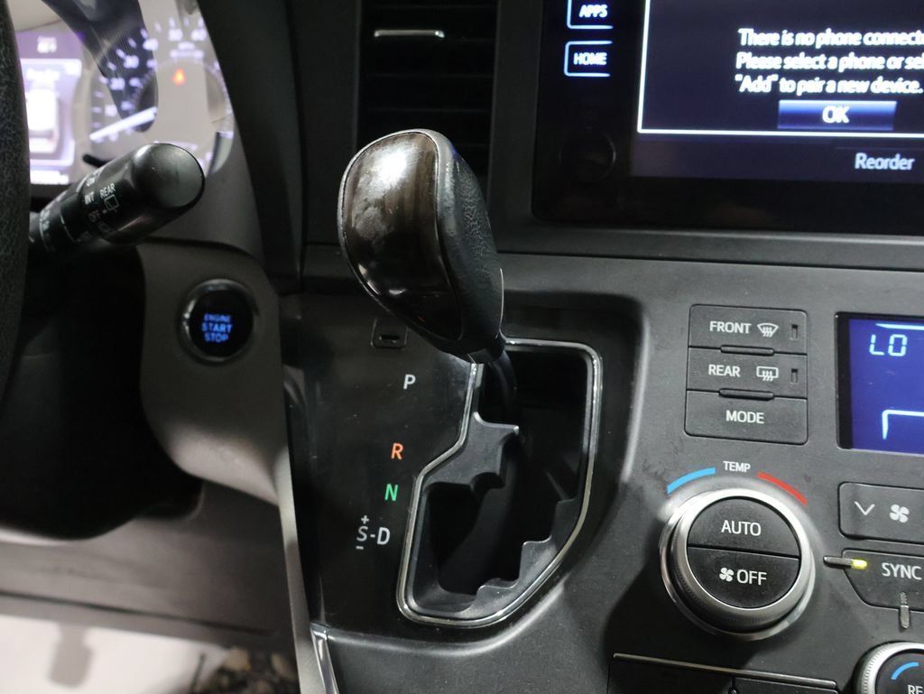 Used 2015 Toyota Sienna XLE AWD/4WD image 27