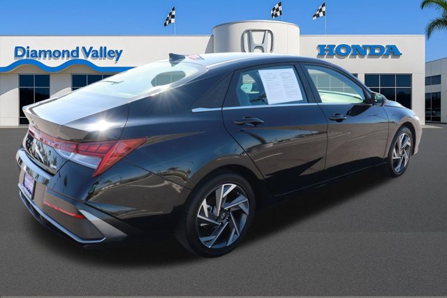 Used 2025 Hyundai Elantra Limited image 7