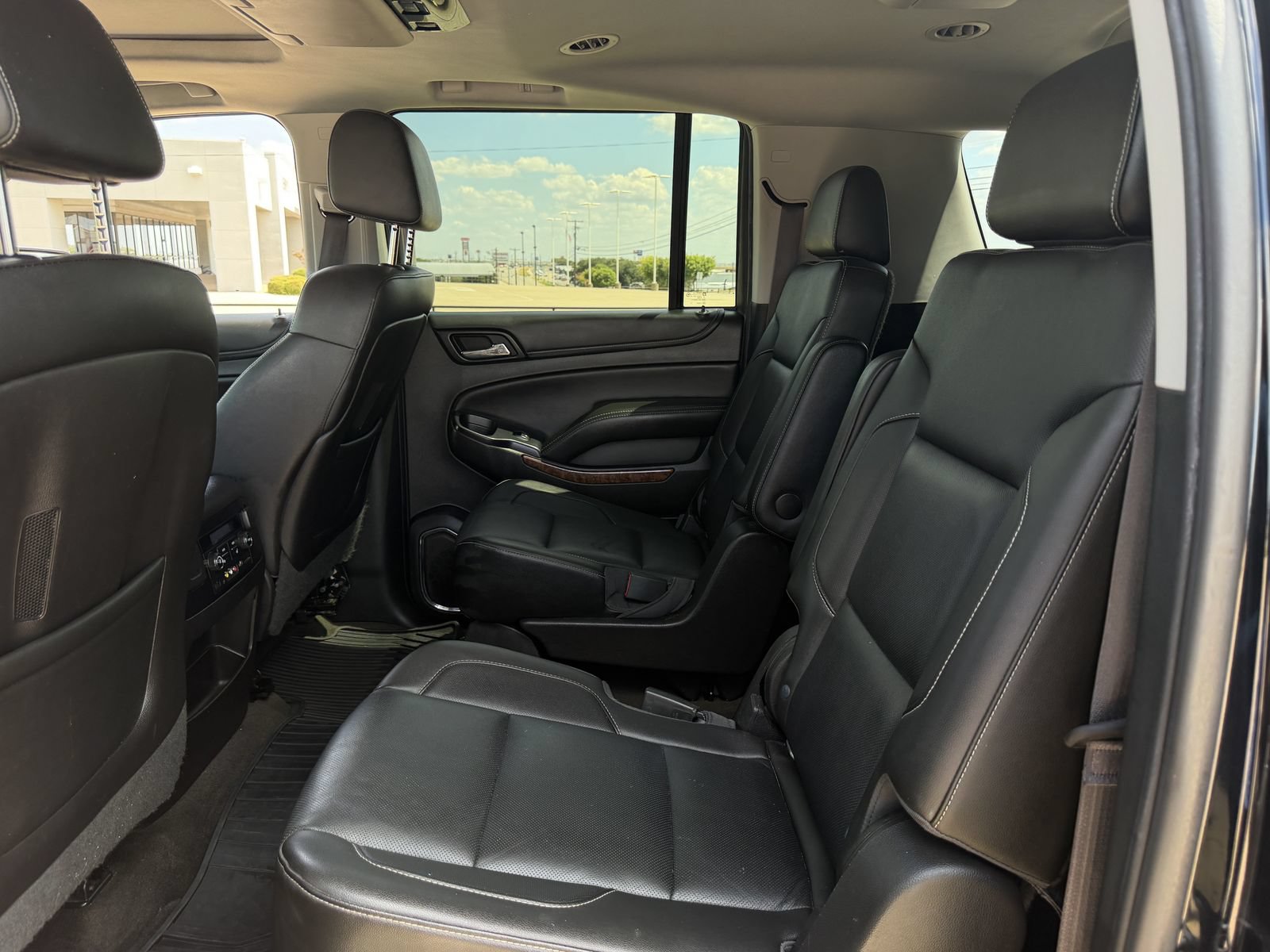Used 2015 Chevrolet Suburban LTZ AWD/4WD image 28