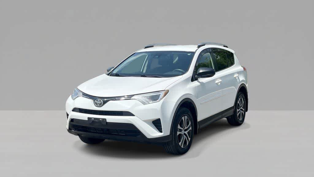 Used 2017 Toyota RAV4 LE AWD/4WD image 1