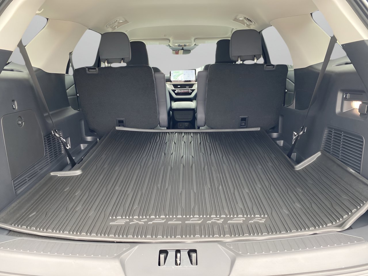 New 2026 Ford Explorer Active image 8