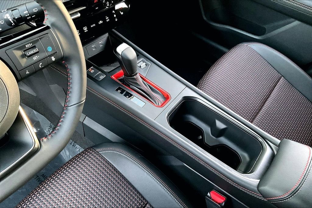 New 2026 Nissan Kicks SR w/ Cold Weather Package image 8