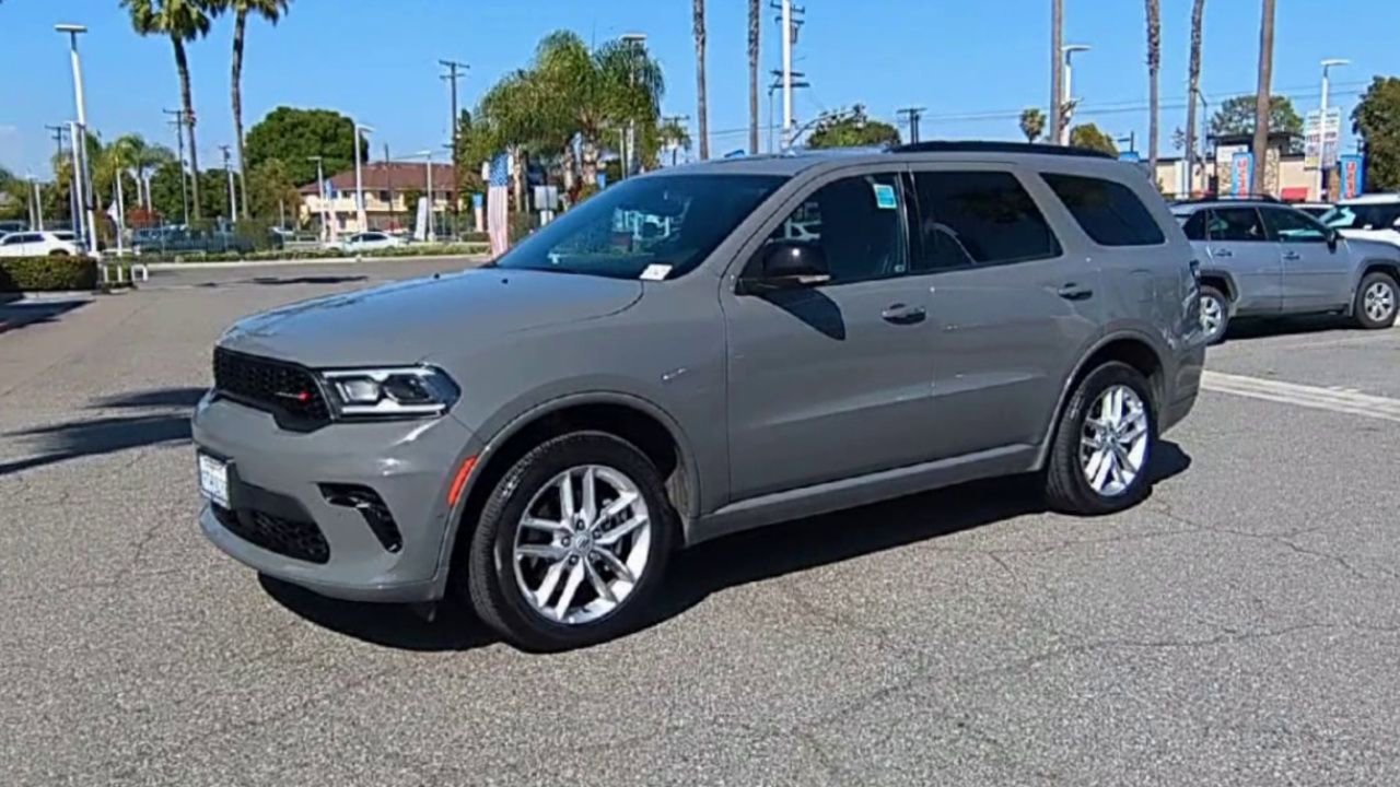 Used 2025 Dodge Durango GT AWD/4WD image 4