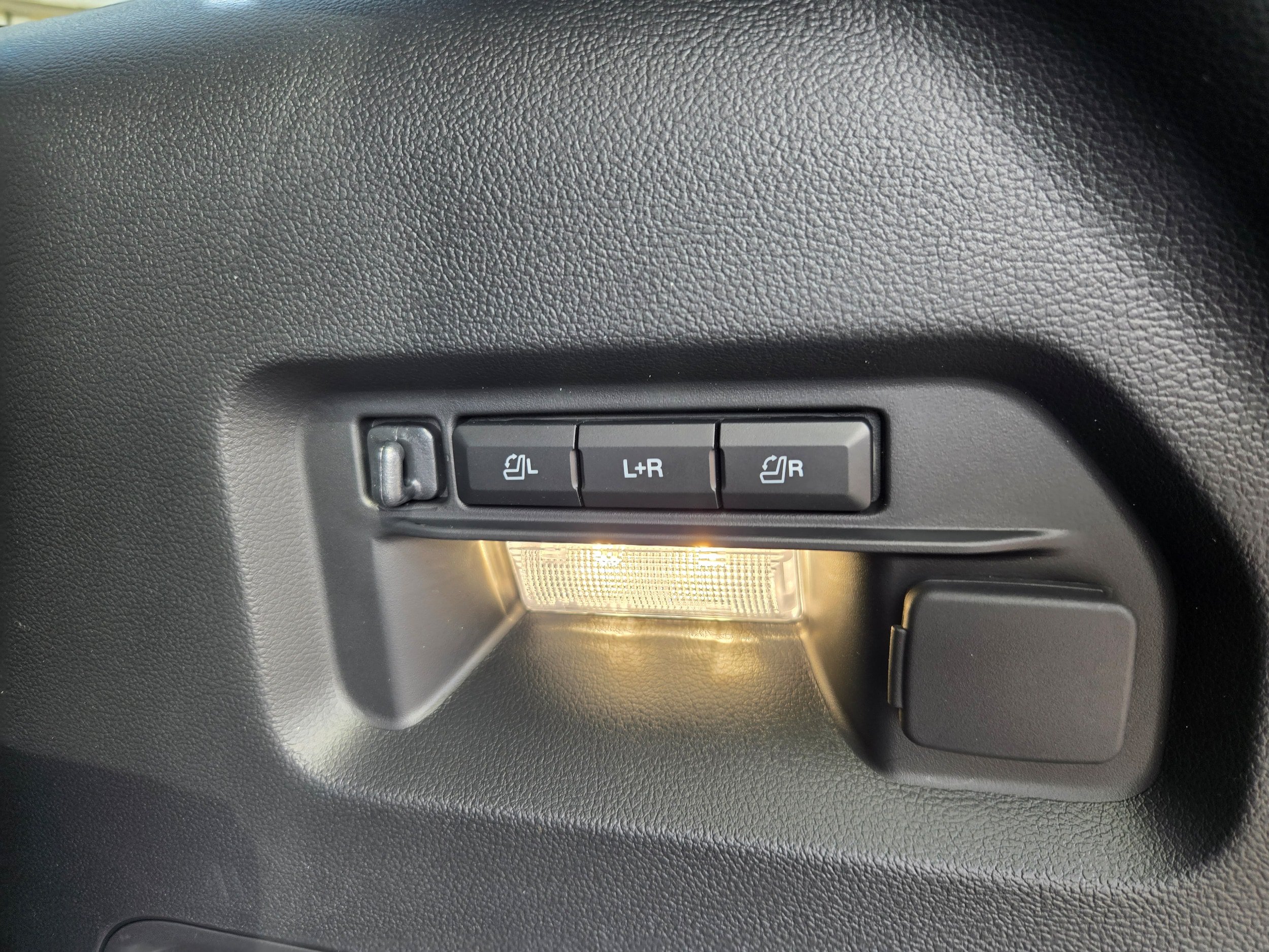 New 2027 Ford Explorer ST w/ Sun And Sound Package AWD/4WD image 9