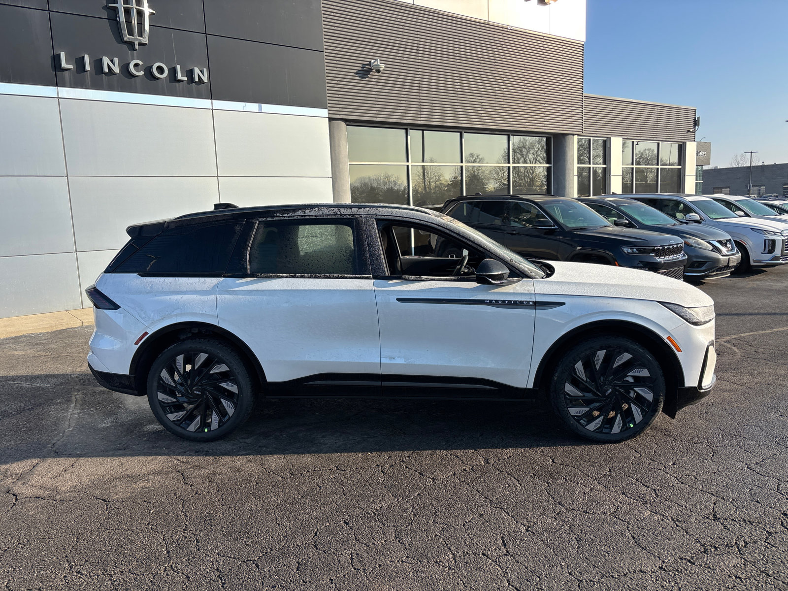 New 2026 Lincoln Nautilus Reserve w/ Jet Appearance Package AWD/4WD image 8