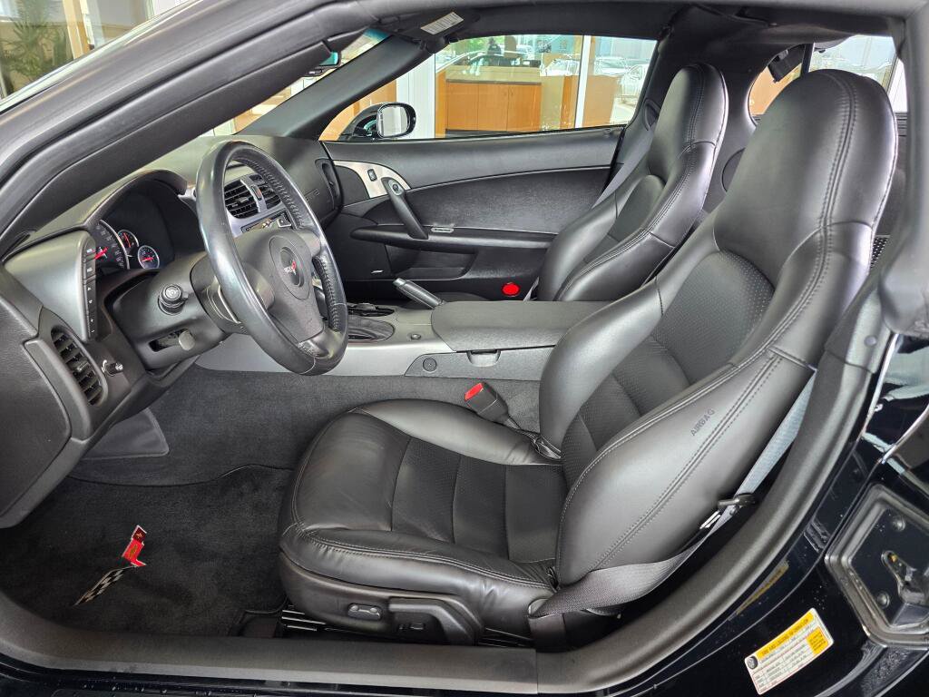 Used 2006 Chevrolet Corvette Coupe w/ Preferred Equipment Group RWD image 12