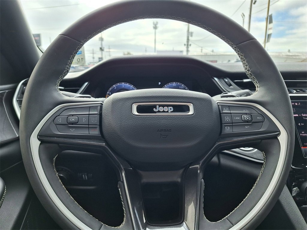 Used 2023 Jeep Grand Cherokee L Laredo image 19