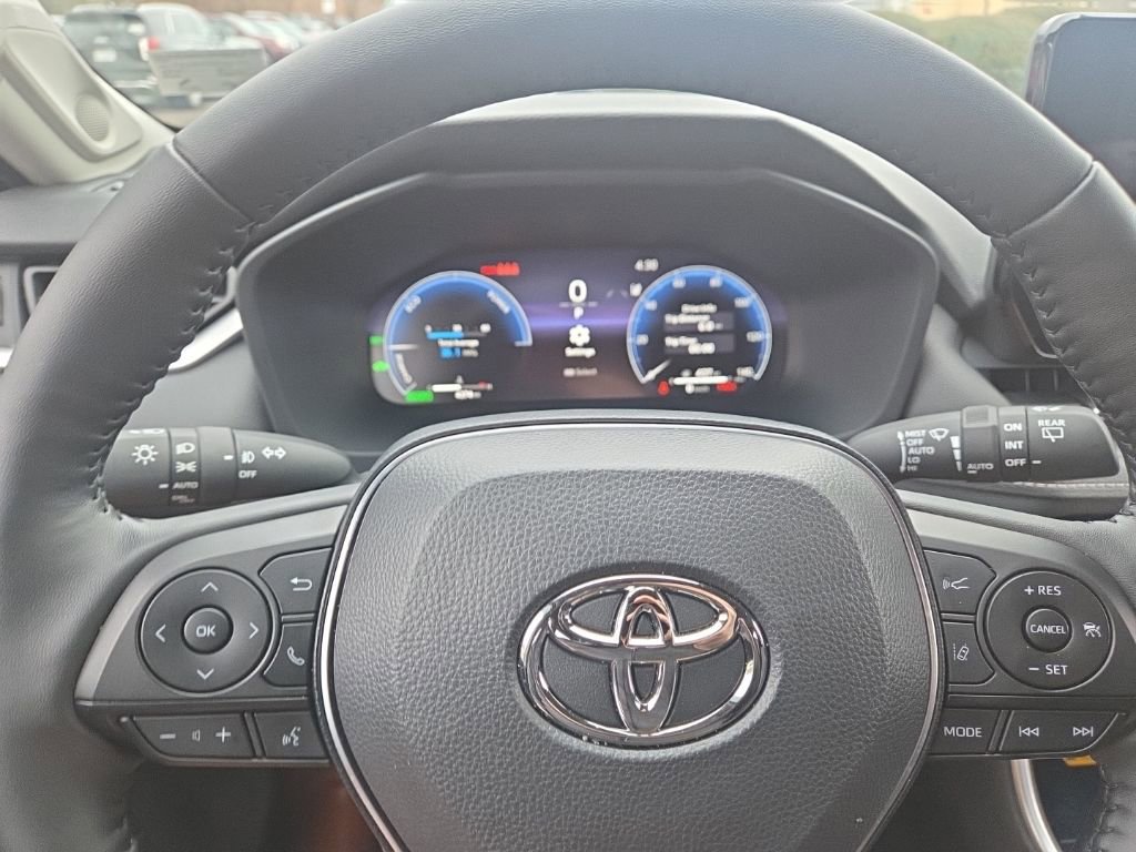 Used 2025 Toyota RAV4 Limited w/ Advanced Technology Package image 13