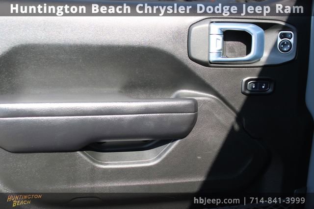 Used 2021 Jeep Gladiator Willys image 13