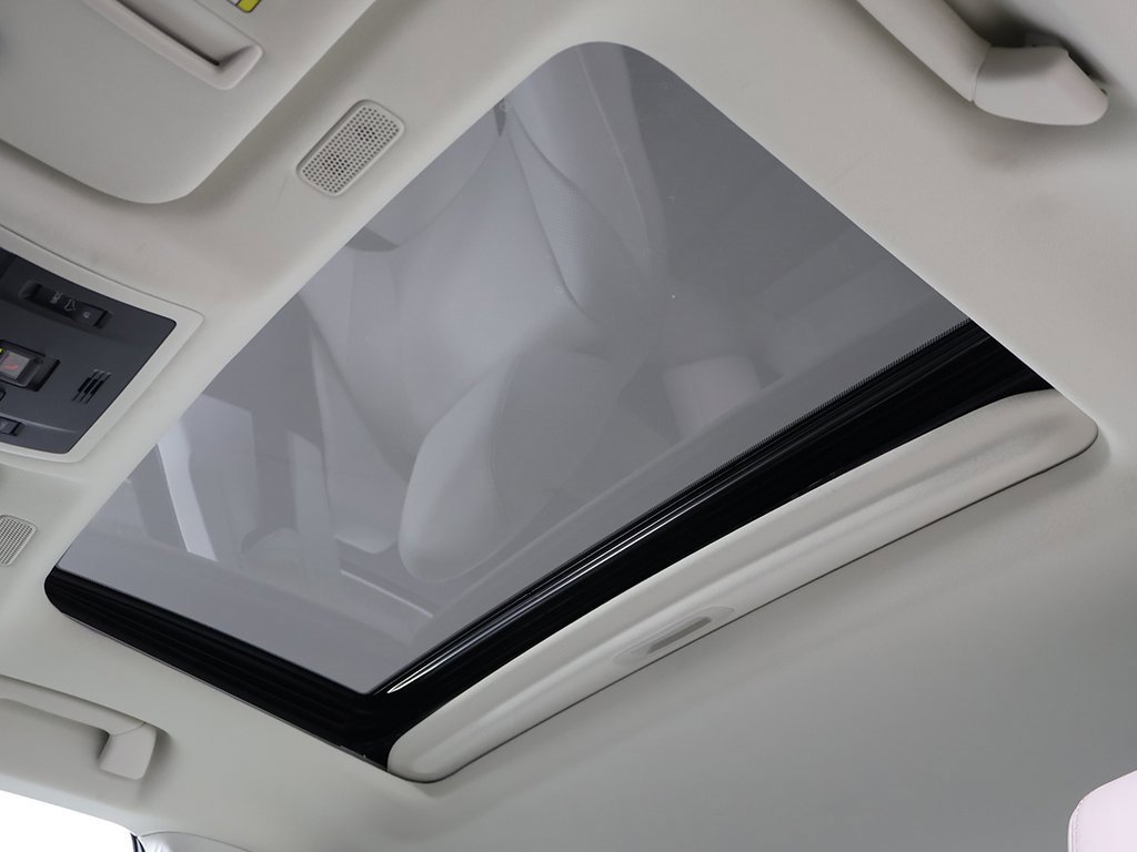 Used 2023 Lexus ES 250 w/ Premium Package image 17