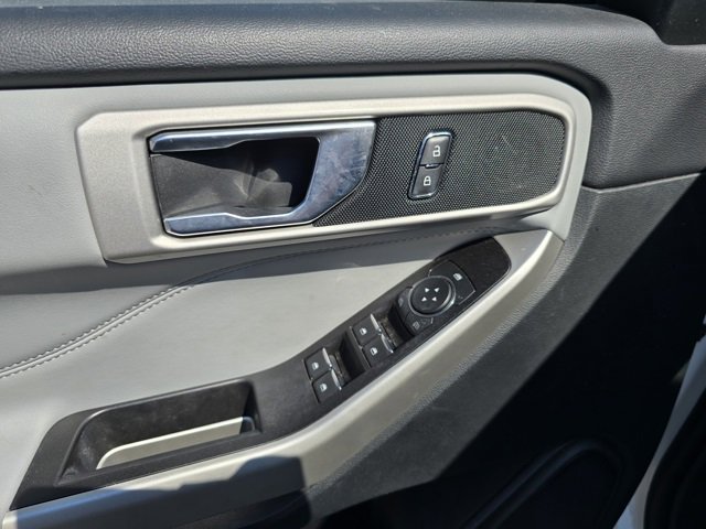 Used 2022 Ford Explorer XLT w/ Equipment Group 202A image 17