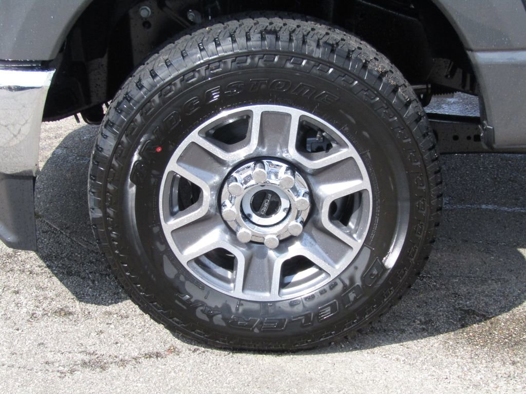 New 2026 Ford F350 Lariat w/ FX4 Off-Road Package image 4