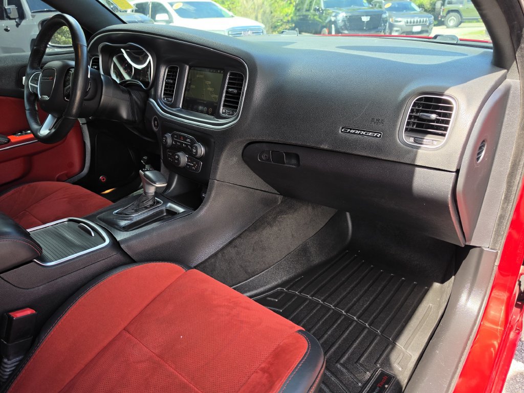 Certified 2016 Dodge Charger R/T RWD image 11
