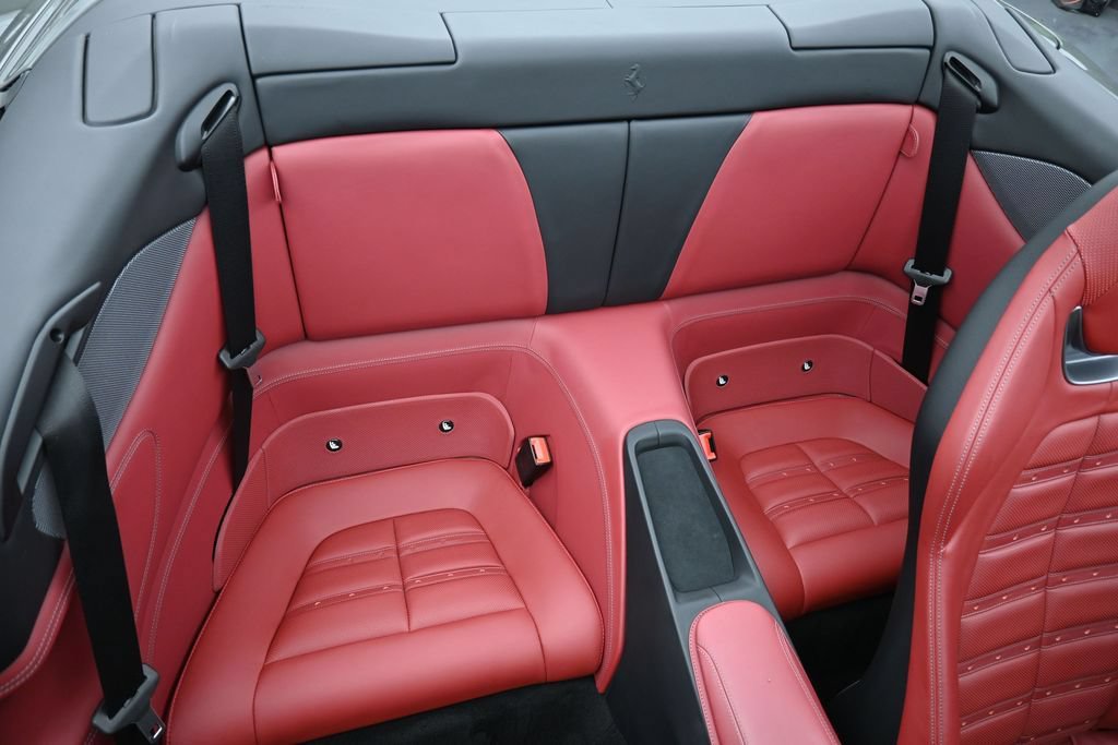 Used 2020 Ferrari Portofino RWD image 30