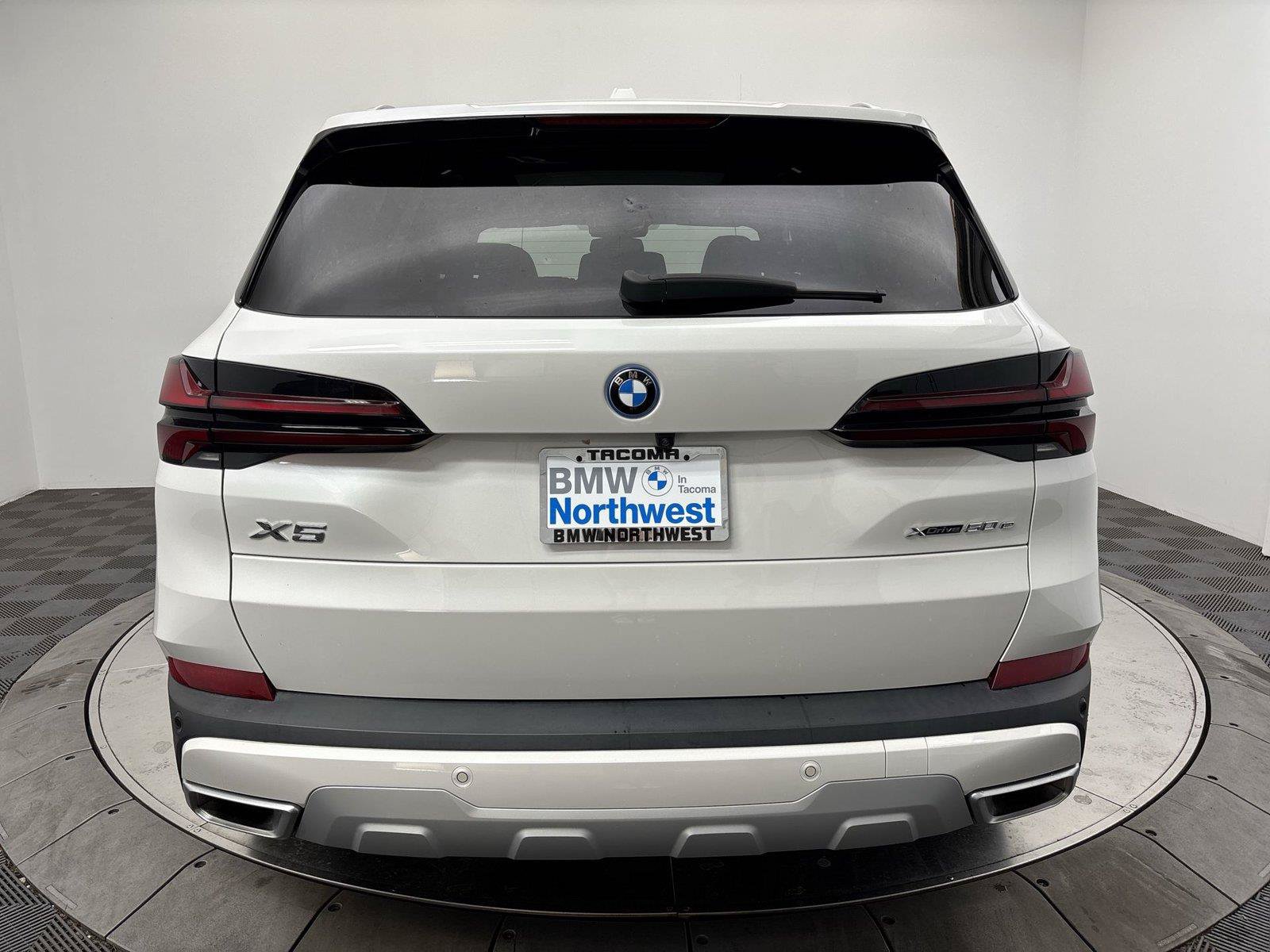Used 2024 BMW X5 xDrive50e w/ Premium Package AWD/4WD image 15