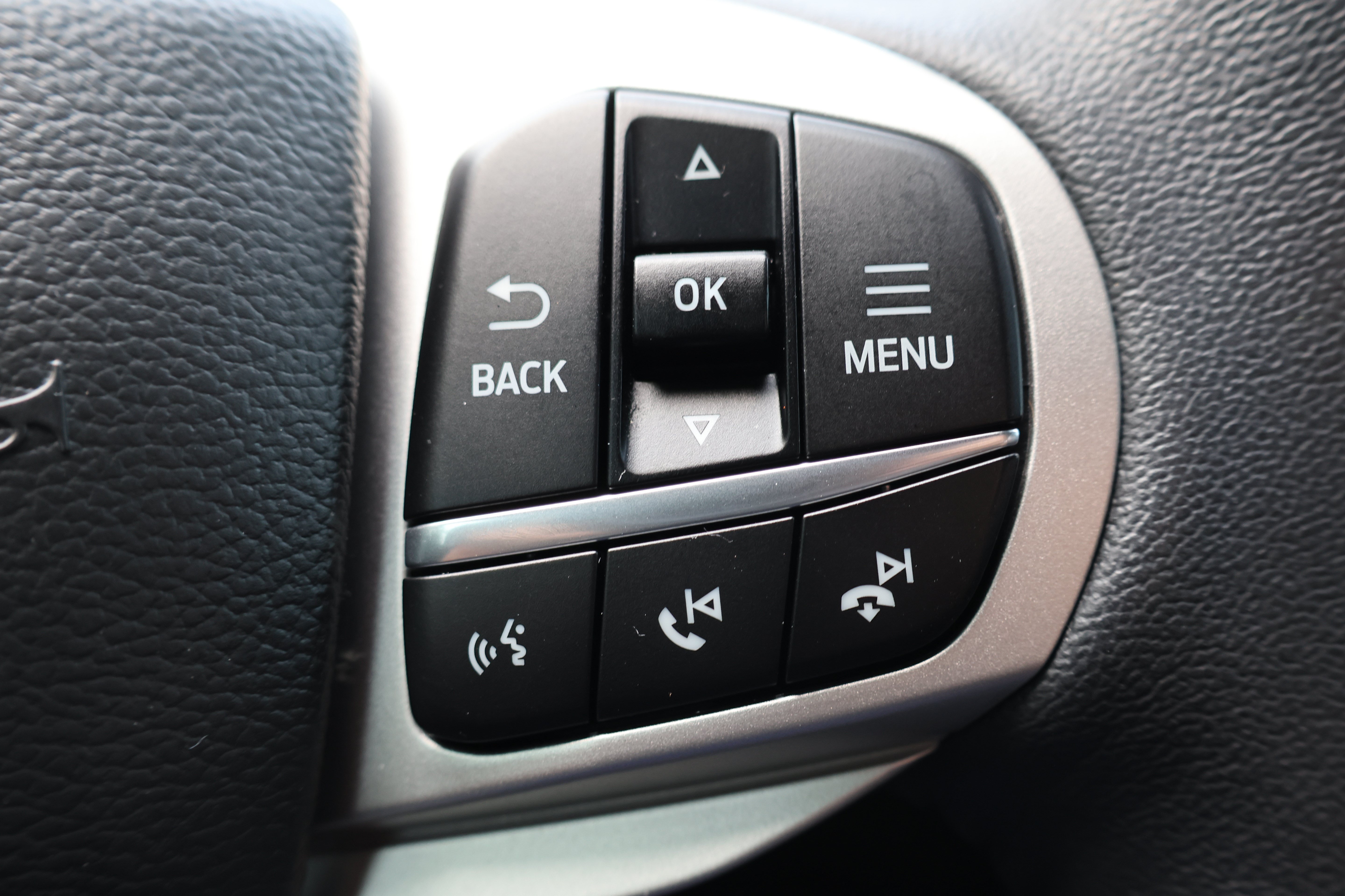 Used 2023 Ford Explorer XLT AWD/4WD image 31
