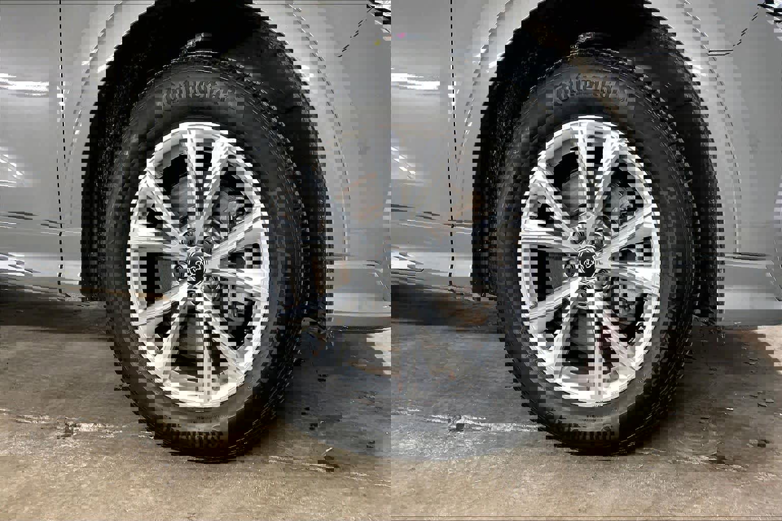 Used 2023 Audi Q3 2.0T Premium w/ Convenience Package image 12