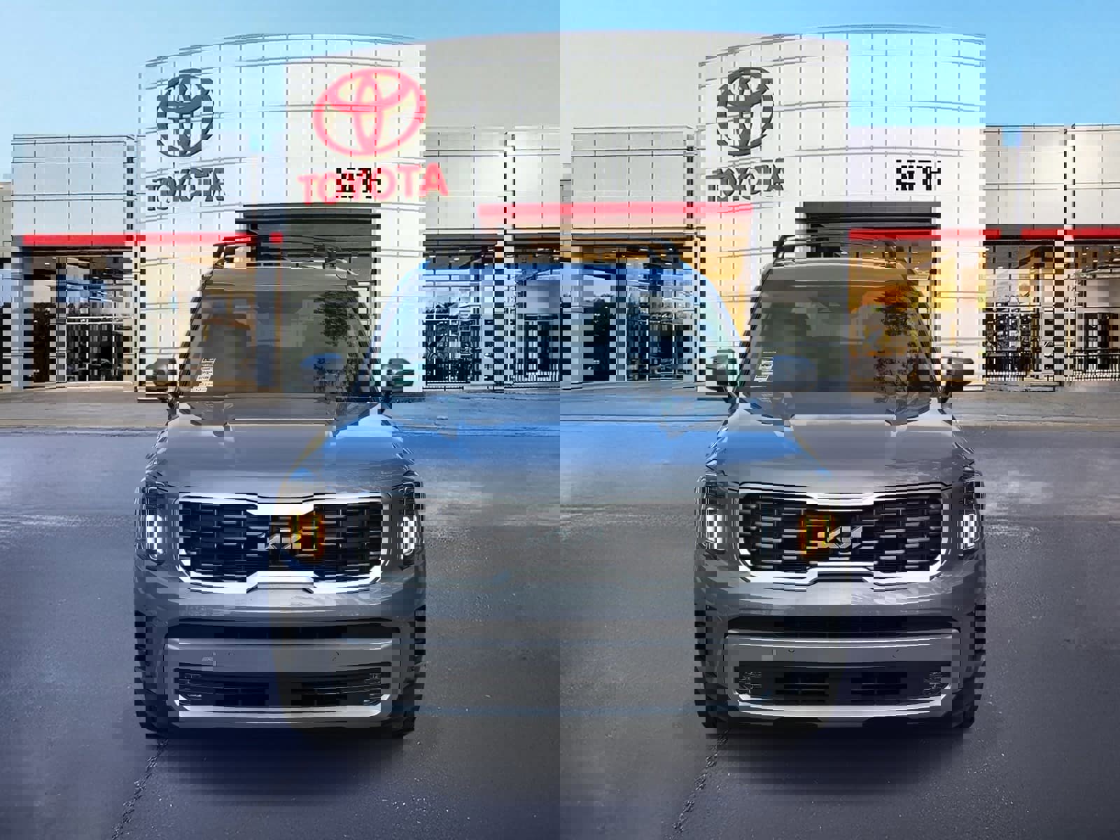 Used 2024 Kia Telluride SX image 2