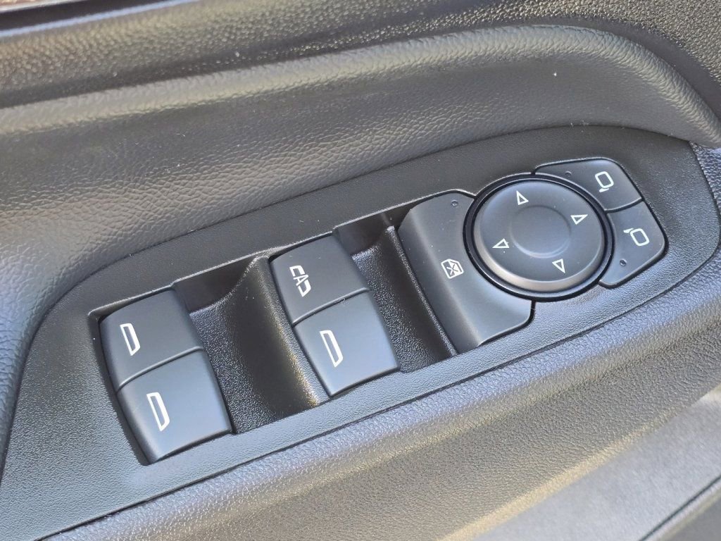 Used 2024 Chevrolet Equinox LT image 20