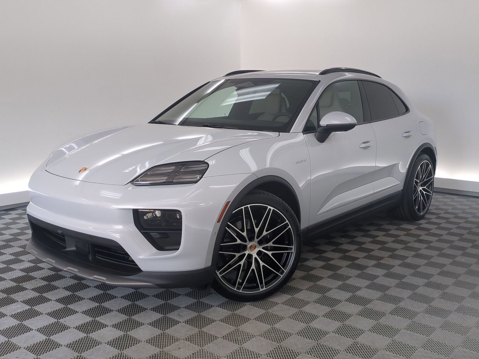 New 2026 Porsche Macan Electric RWD image 1
