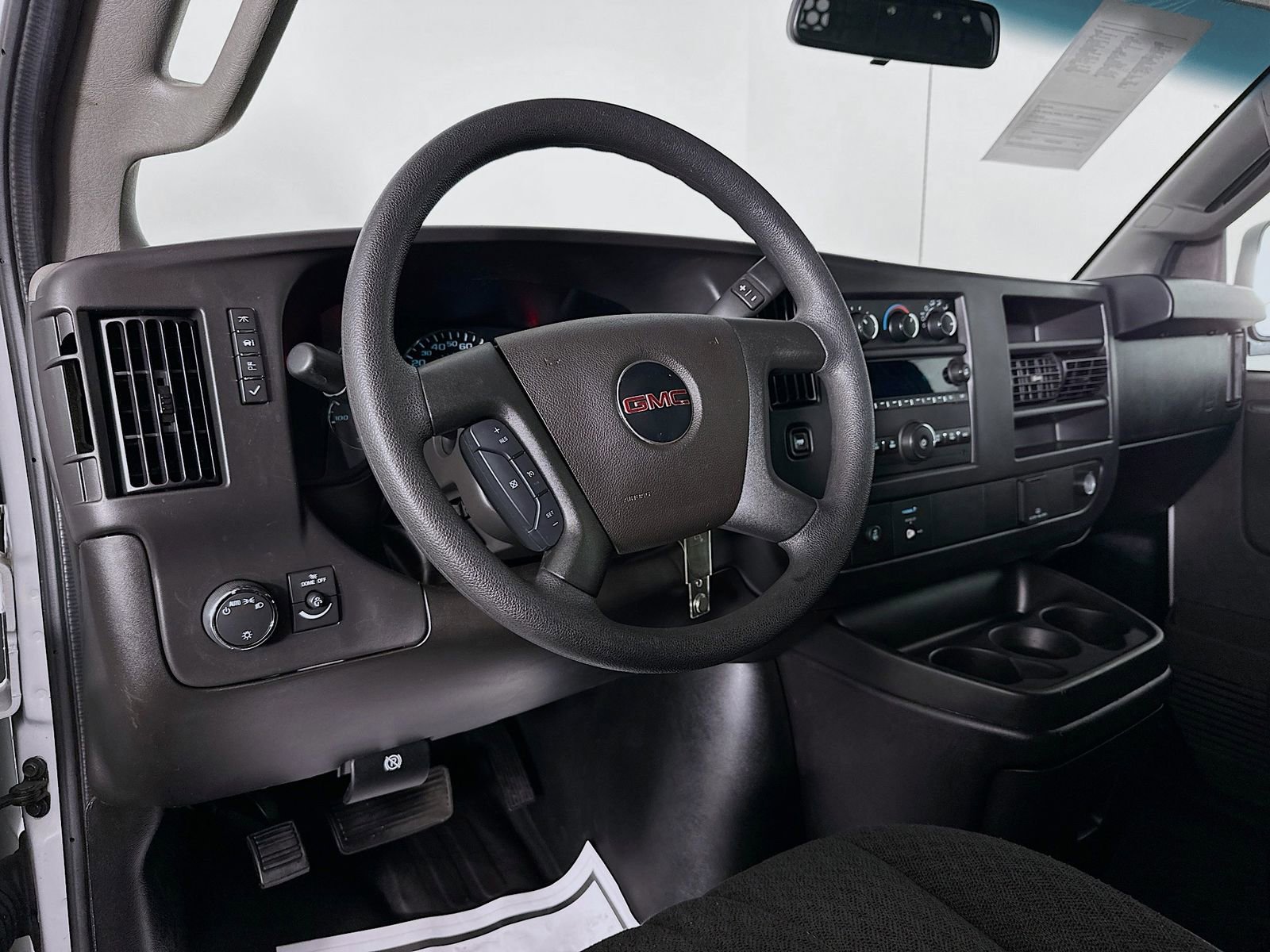 Used 2024 GMC Savana 2500 w/ Driver Convenience Package image 9