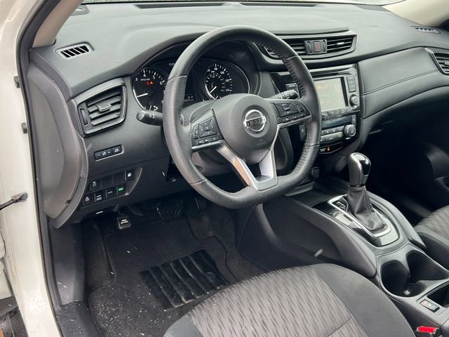 Used 2020 Nissan Rogue SV image 16