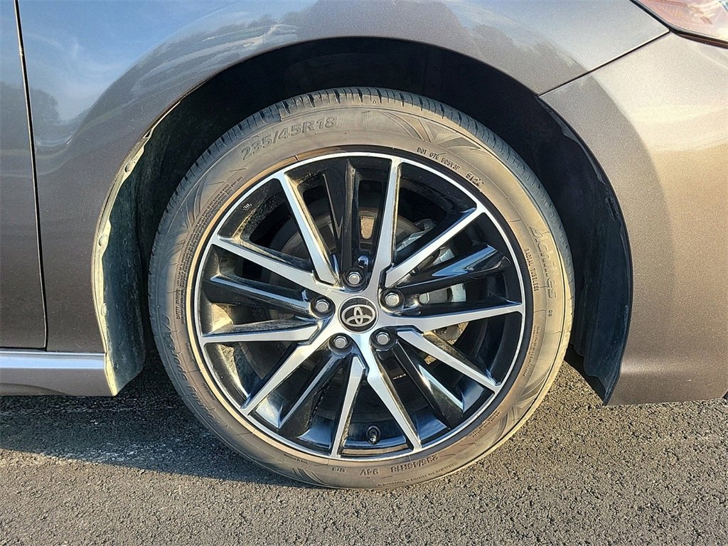 Used 2023 Toyota Camry SE image 5