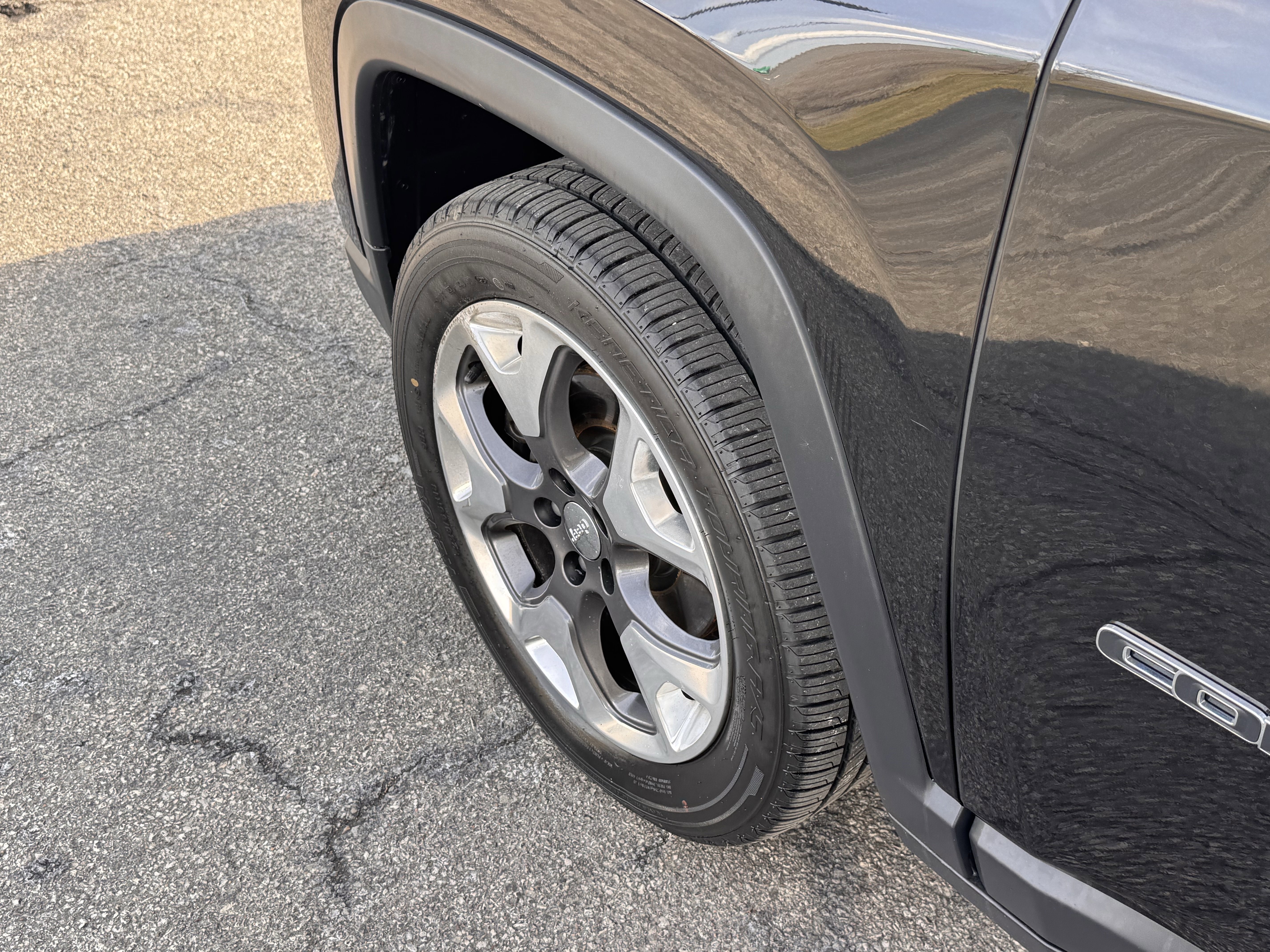 Used 2019 Jeep Compass Limited image 30