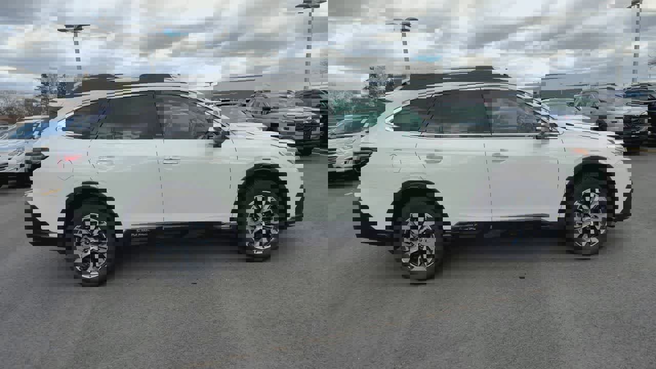 Used 2020 Subaru Outback Touring w/ Popular Package #2 image 9