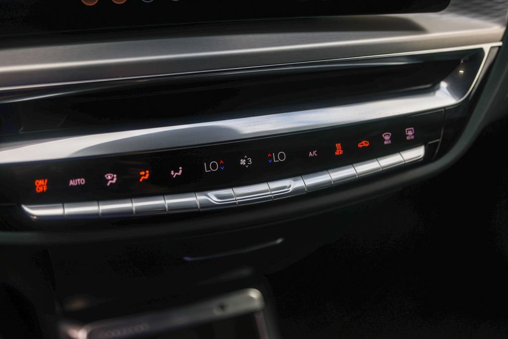 Certified 2024 Cadillac Lyriq Luxury w/ Nappa Leather Package image 18