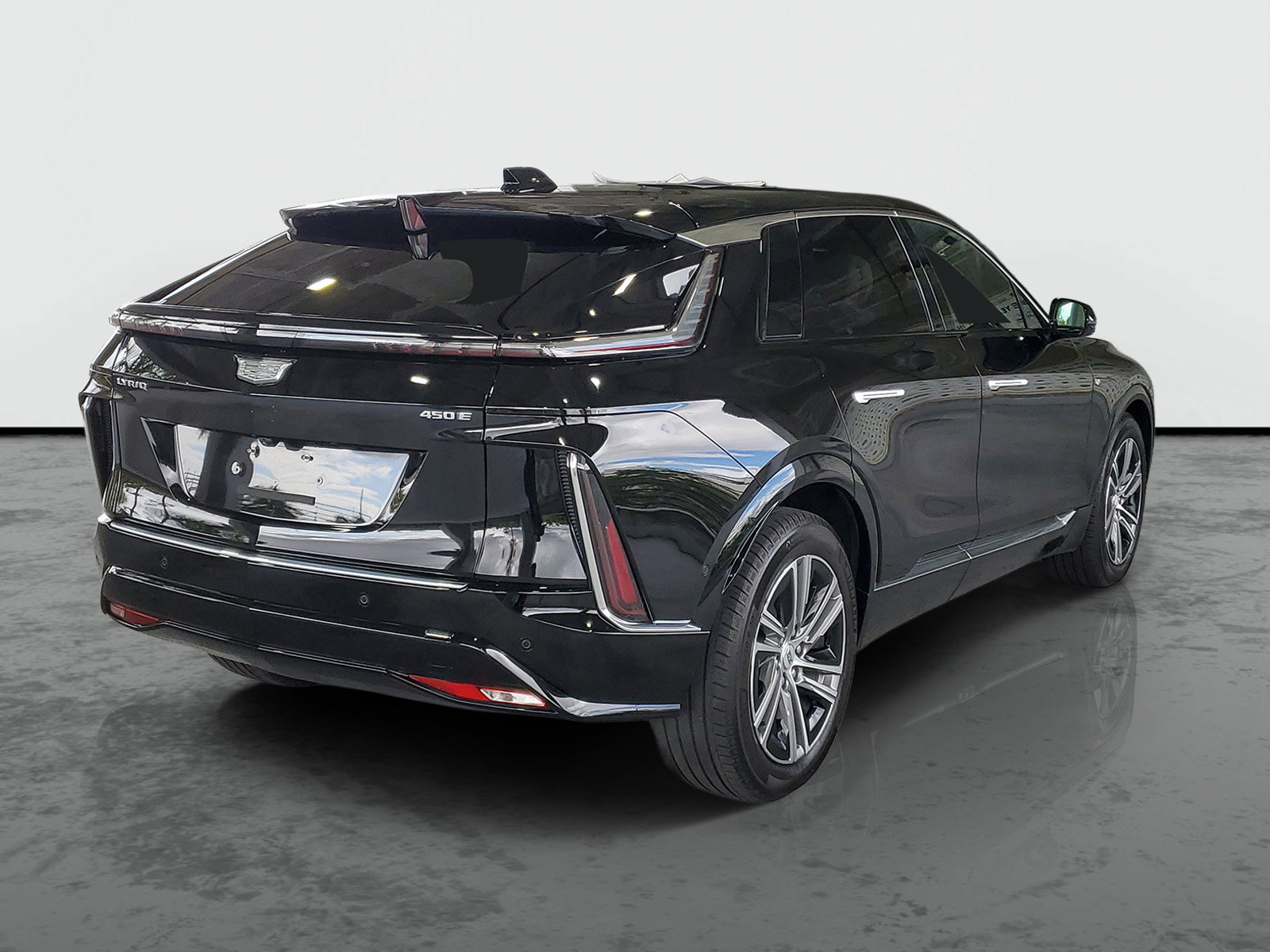 Used 2024 Cadillac Lyriq Luxury image 2