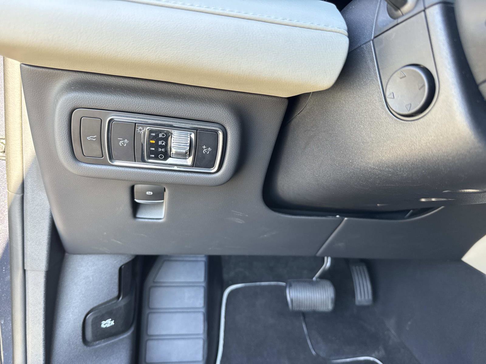 Used 2024 Lincoln Nautilus Reserve image 32