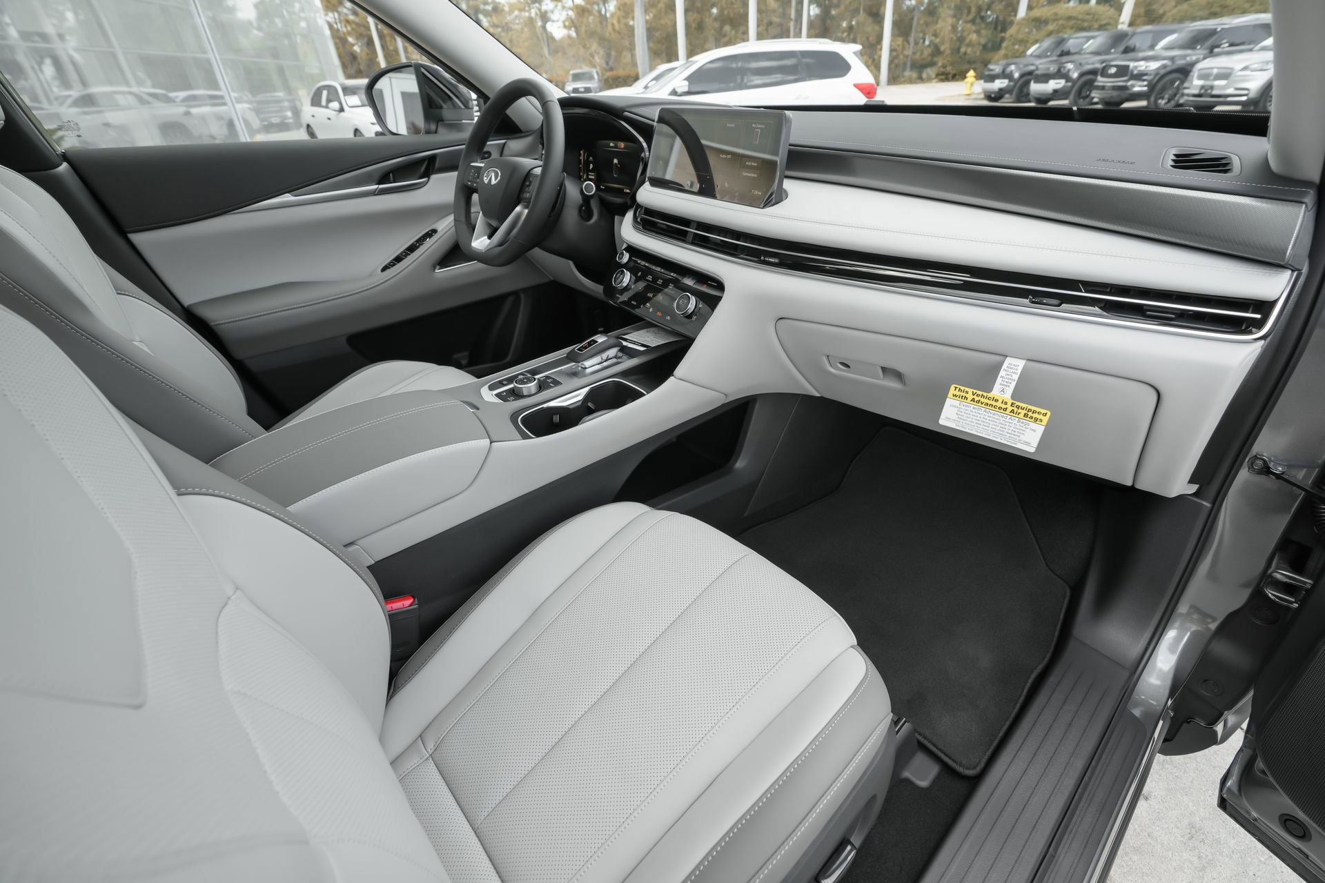 New 2026 INFINITI QX60 Luxe w/ Family Package image 29