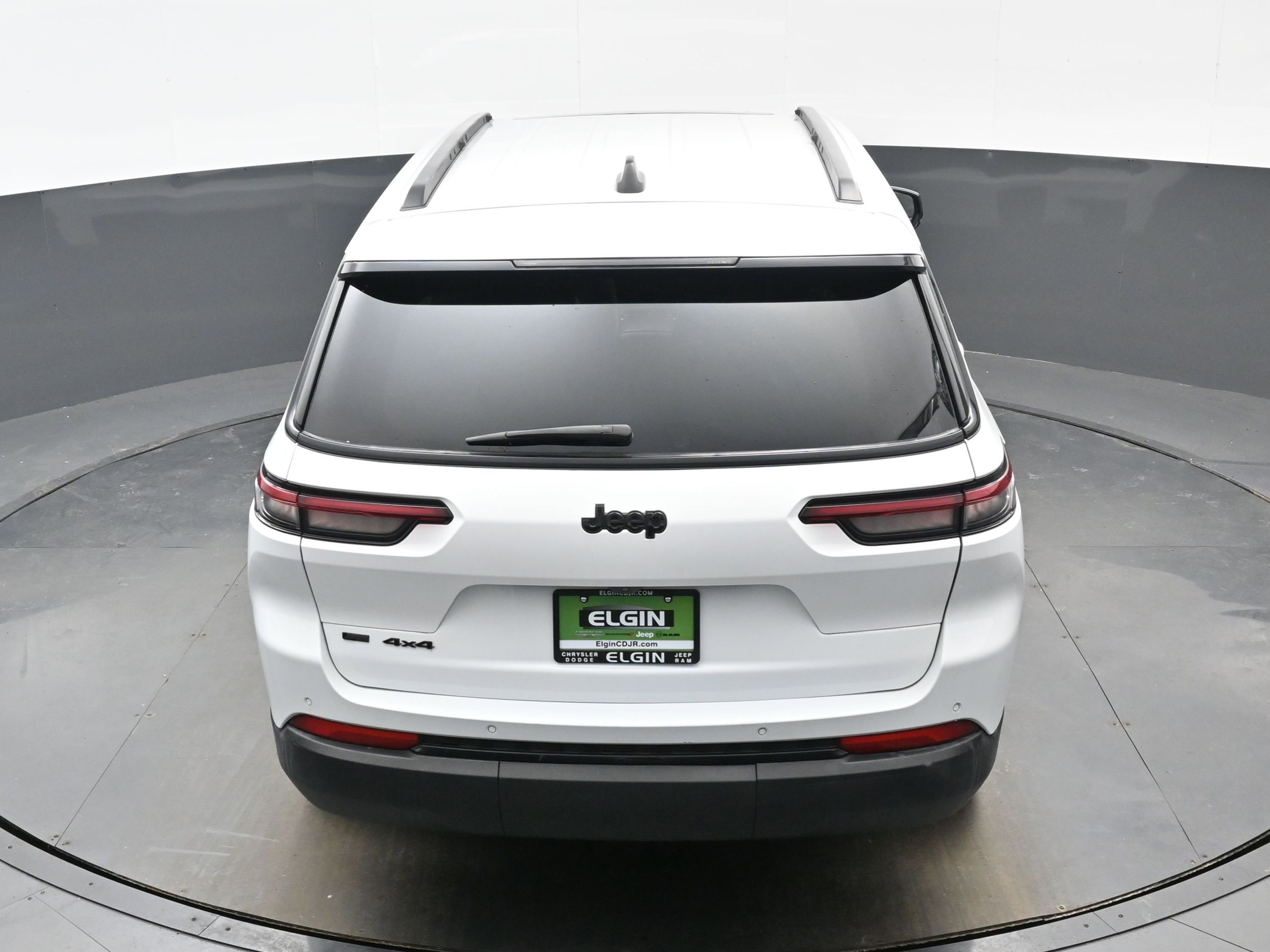 Used 2023 Jeep Grand Cherokee L Laredo image 36