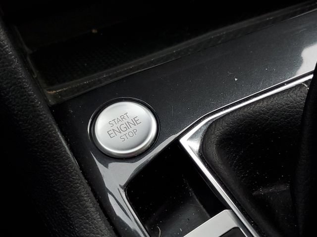 Used 2024 Volkswagen Tiguan SE AWD/4WD image 19